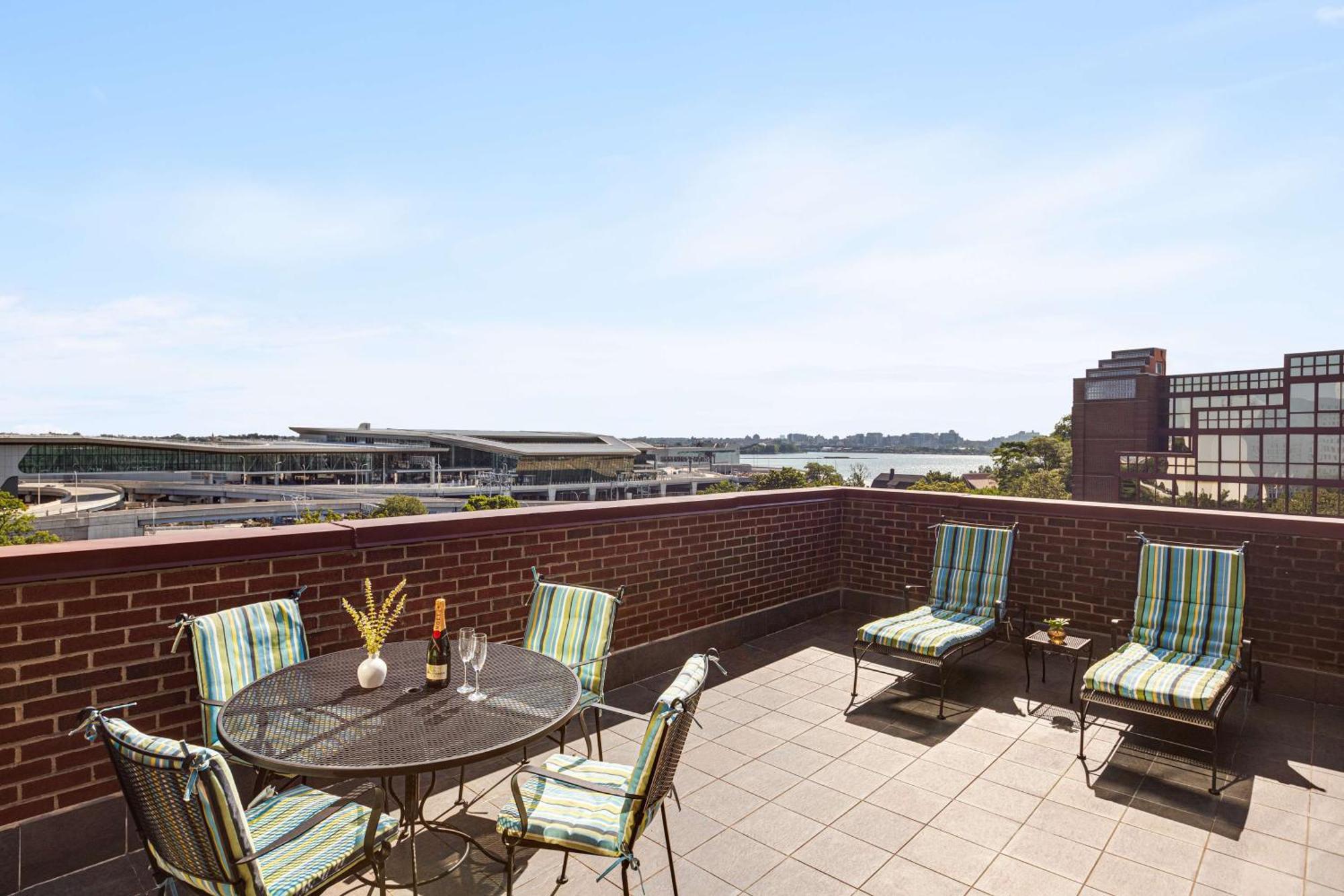 Laguardia Plaza Hotel New York City Exterior photo