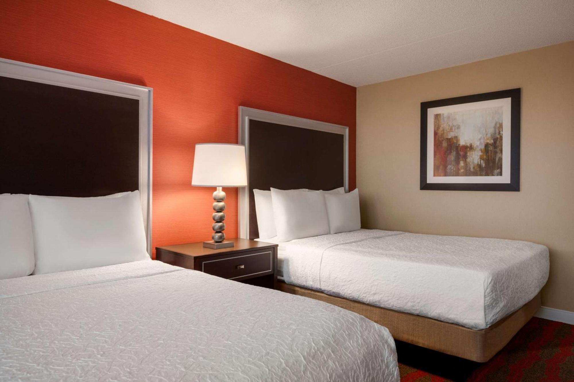 Laguardia Plaza Hotel New York City Exterior photo